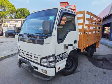 12 Isuzu NKR55 Kargo Cargo 10 Kaki Boleh Loan