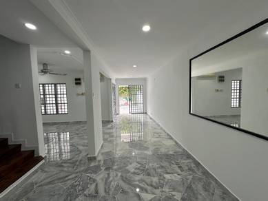 Putra Heights Section 8 - Double Sty House 22X75 For Sale