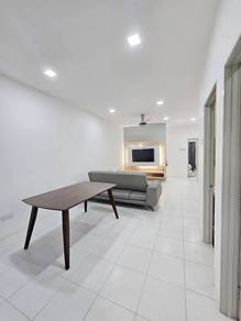 Townhouse FOR SALE Lake Residence Puchong Upper Floor Renovate Move In