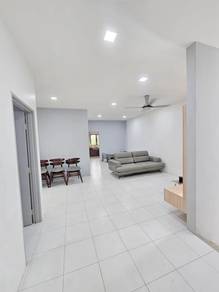 Townhouse FOR SALE Lake Residence Puchong Upper Floor Renovate Move In