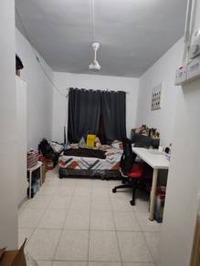 Palm Springs Condominium Kota Damansara Air-con fully furnished room