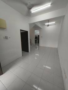 Rumah Teres 1 ½ Tingkat  Jalan Pipit Jalan Kebun