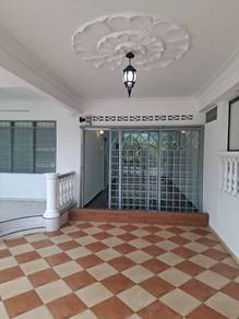 Single storey house for sale can nego the price
