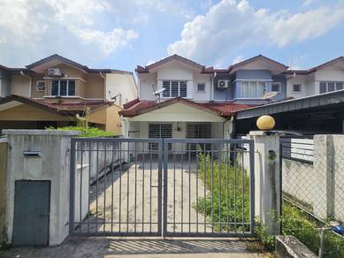 FACING OPEN Double Storey Terrace House, Taman Semenyih Permata