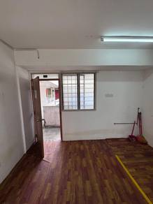 BLOCK A~ Sri Saujana 650sf BASIC FITTING Macallum Georgetown For RENT