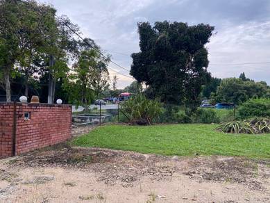 Tanah FREEHOLD depan jalan besar zoning perumahan di Batu Pahat Johor