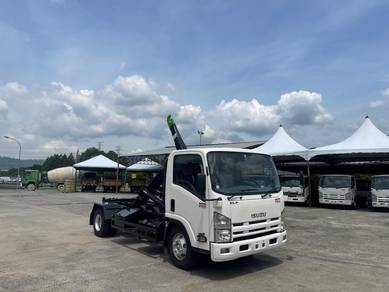 ISUZU NPR75 Roll On Roll Off Roro