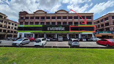 3700 sqft Office or Retail Space above Everrise