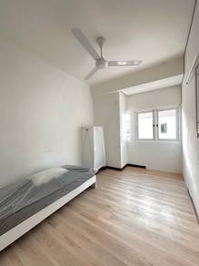 Single Room at Karpal Singh Drive