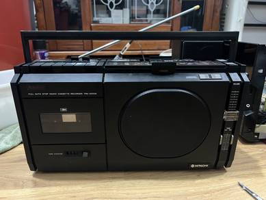 hitachi boombox