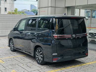 Toyota VOXY 2.0 S-Z (A) 4K KM, Grade 5A