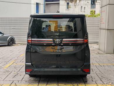 Toyota VOXY 2.0 S-Z (A) 4K KM, Grade 5A