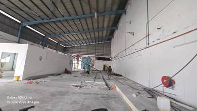 1.5 Storey Factory / Warehouse Corner Hulu Langat (Q1003)