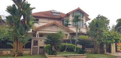 Double Storey Corner Lot Bungalow @ Aman Perdana FOR SALE.