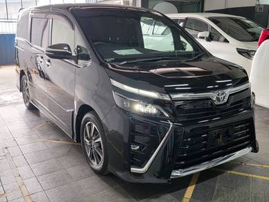 Toyota VOXY 2.0 KIRAMEKI (A)