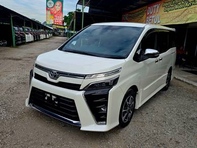 *2020 Toyota VOXY 2.0 KIRAMEKI II