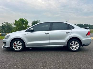 Volkswagen VENTO 1.6 COMFORTLINE (A) Muka 0