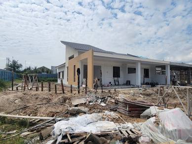 Salak Tinggi Setingkat Teres 4 BILIK TEPI HIGHWAY dkt Kota warisan