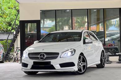 Mercedes Benz A250 2.0 AMG LINE (A)