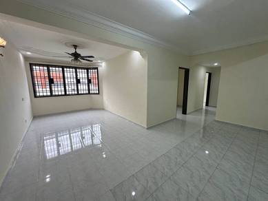 Sri Putra Apartment