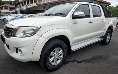 Toyota HILUX D/CAB 2.5 M (G) FL (MT) (4X4)🤍