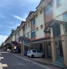 Nusa Villa Town House 4bedrooms Nusa Bestari tip top condition forsale
