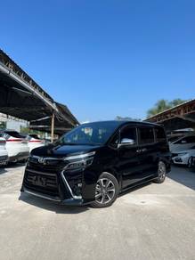 Toyota VOXY 2.0 ZS KIRAMEKI 3 (A)