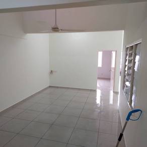 CHEAP PJ Seksyen 4 1Sty 3R2B Renovated P/F Near PJ New Town