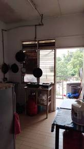 Megah court apartment freehold 854 sf  top floor for sale