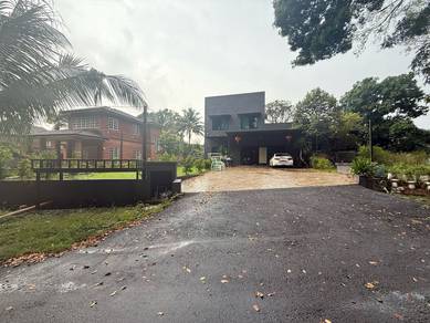 Discover house in green surroundings luxury, privacy at College Height