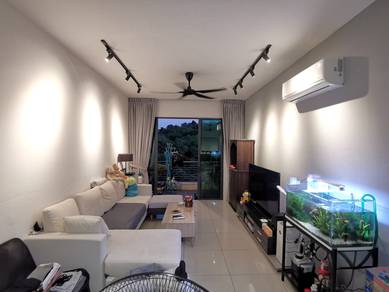 Mid floor, renovated & fully furnished & with nice greenery view!