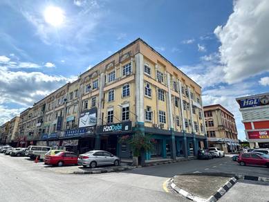 CORNER, Level 3A Apartment, MATANG JAYA
