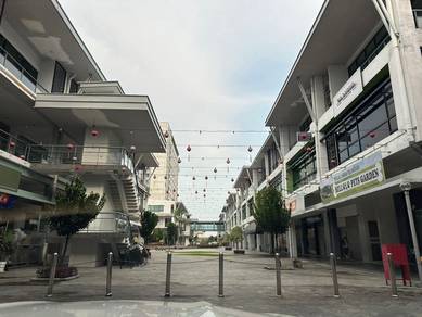 3 Storey Shoplot For Sale @ Lakefront Southkey
