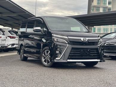 TOYOTA VOXY NF 2.0L ZS KIRAMEKi III 7 SEATER BLACK