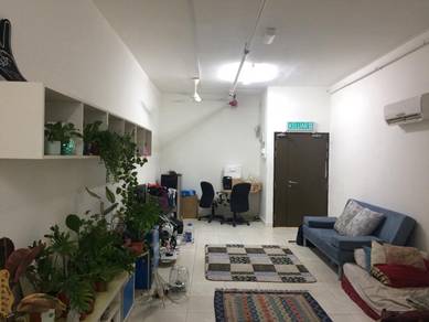 Partly Furnished | AVENUE CREST Residence Seksyen 22 batu 3 Shah Alam