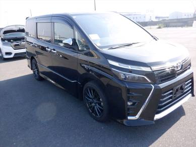 Toyota VOXY 2.0 ZS KIRAMEKI 3 (A)