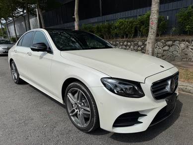 Mercedes Benz E200 AMG 4MATIC FREE WARRANTY