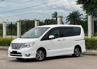 Nissan SERENA 2.0 S-HYBRID HIGHWAY STAR