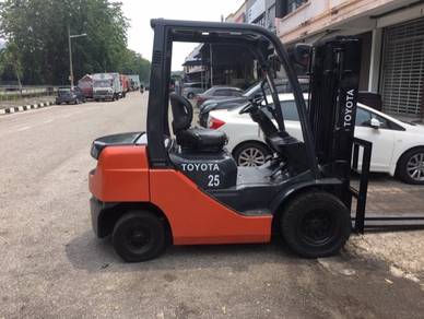 Rental 2.5 Ton Toyota Diesel Forklift