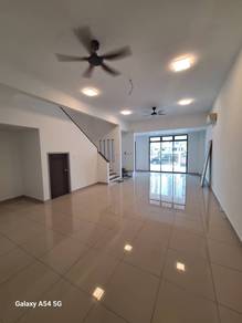 Puchong Kinrara Superlink Newly Double Storey For Rent, Tzu Chi