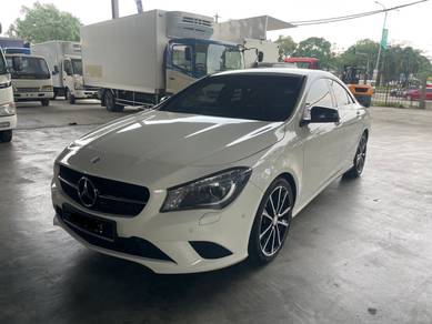 Mercedes Benz CLA200 (CBU) 1.6 (A)