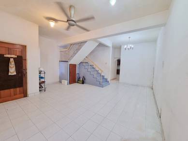 BK5 Bandar Kinrara 2 Storey 20x70, Kitchen Extended, No facing house