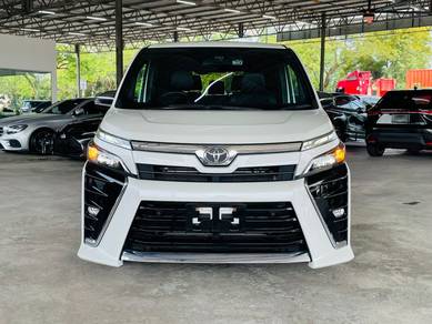 Toyota VOXY 2.0 ZS KIRAMEKI 2PD 7STR 45K KM