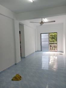 3 bedrooms Flat @ Lima Kedai (Low Floor, near Mutiara Rini Mydin Mall)
