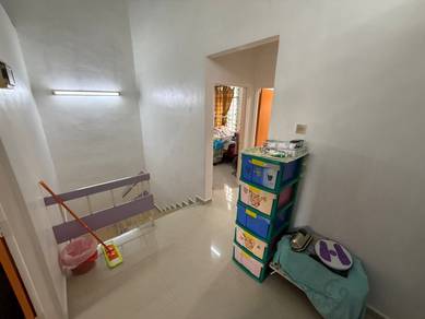 Taman Universiti_ 2 Storey Terrace_ Intermediate Lot_ Renovated Unit