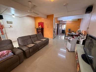 Taman Universiti_ 2 Storey Terrace_ Intermediate Lot_ Renovated Unit
