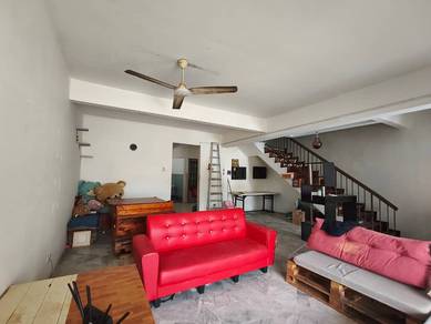 Kulai indahpura house for sale/jalan teratai