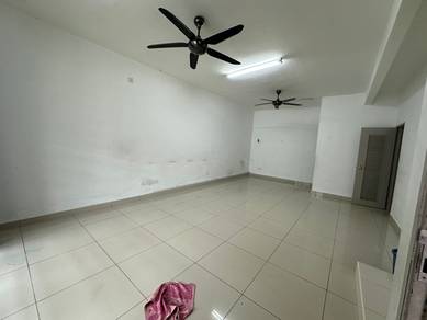 Bandar Ulu Tiram Double Storey Terrace House For Sale/ Good Unit