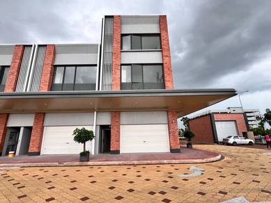 CORNER LOT SHOPLOT Townsquare Gamuda Cove 3 Storey Town Square Type A