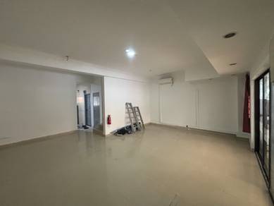 3 Storeys Landed House Bandar Utama Kayu Ara Petaling Jaya For sale